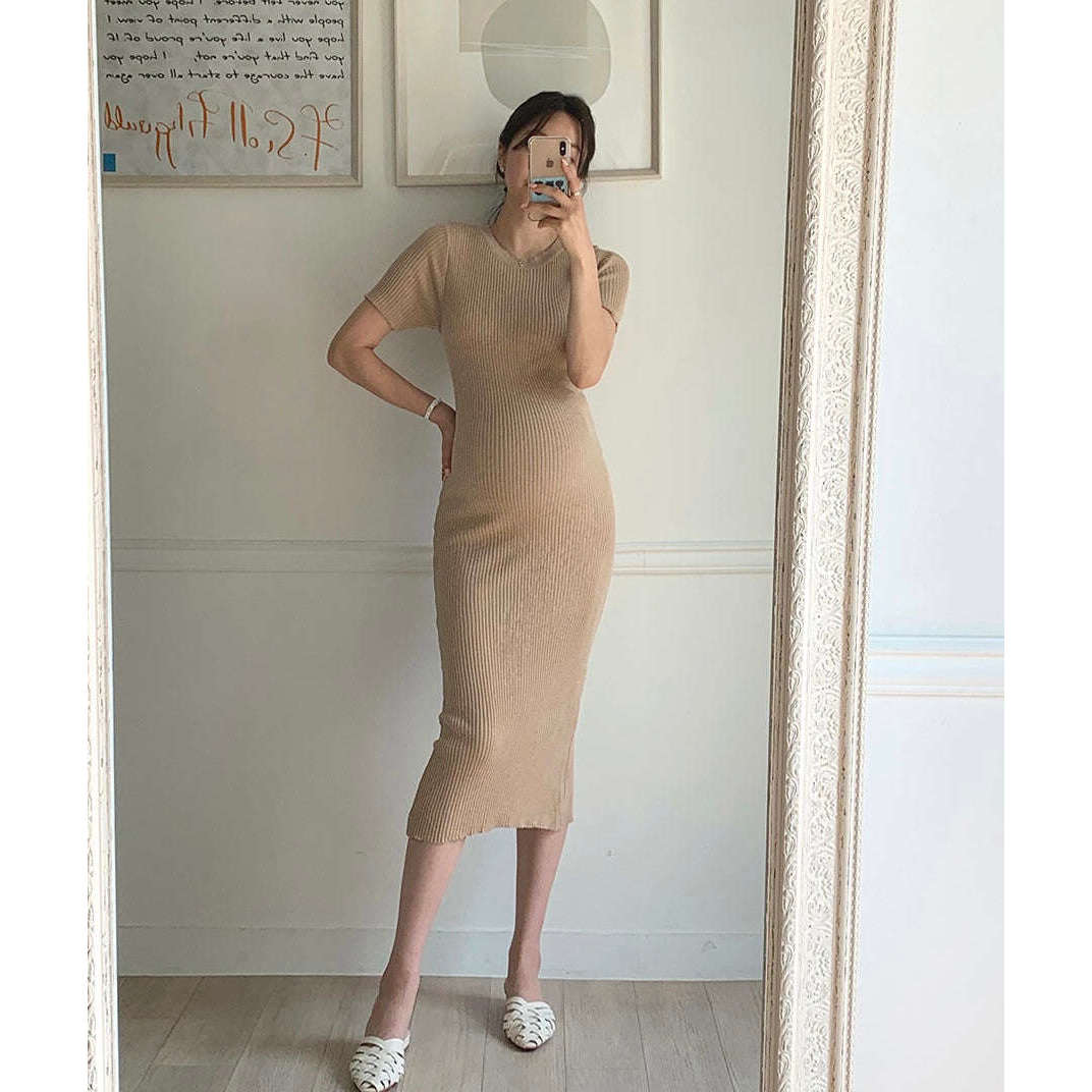 MUMMY.cc:短袖圓領後衩孕婦針織連身裙