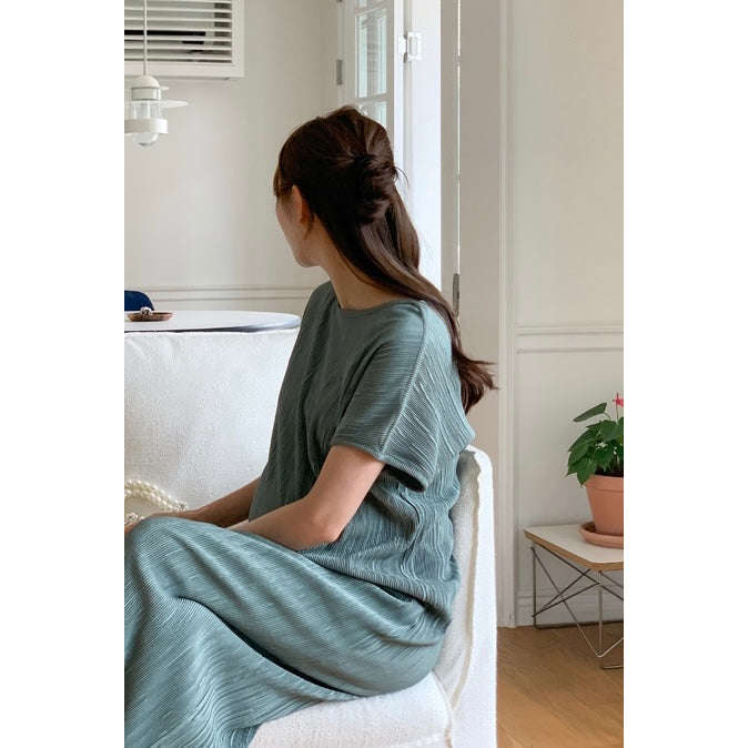 MUMMY.cc:夏季圓領彈性顯瘦褶皺連身裙