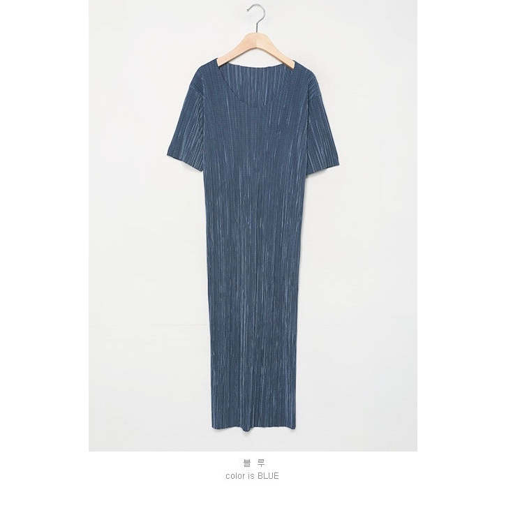 顯瘦輕盈閃褶V領開衩連身裙
