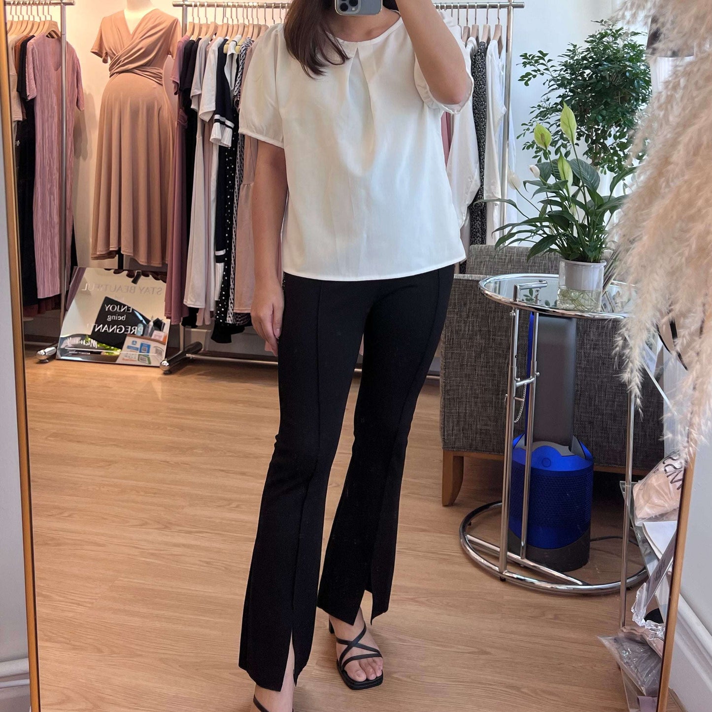 MUMMY.cc:圓領柔軟泡袖襯衫