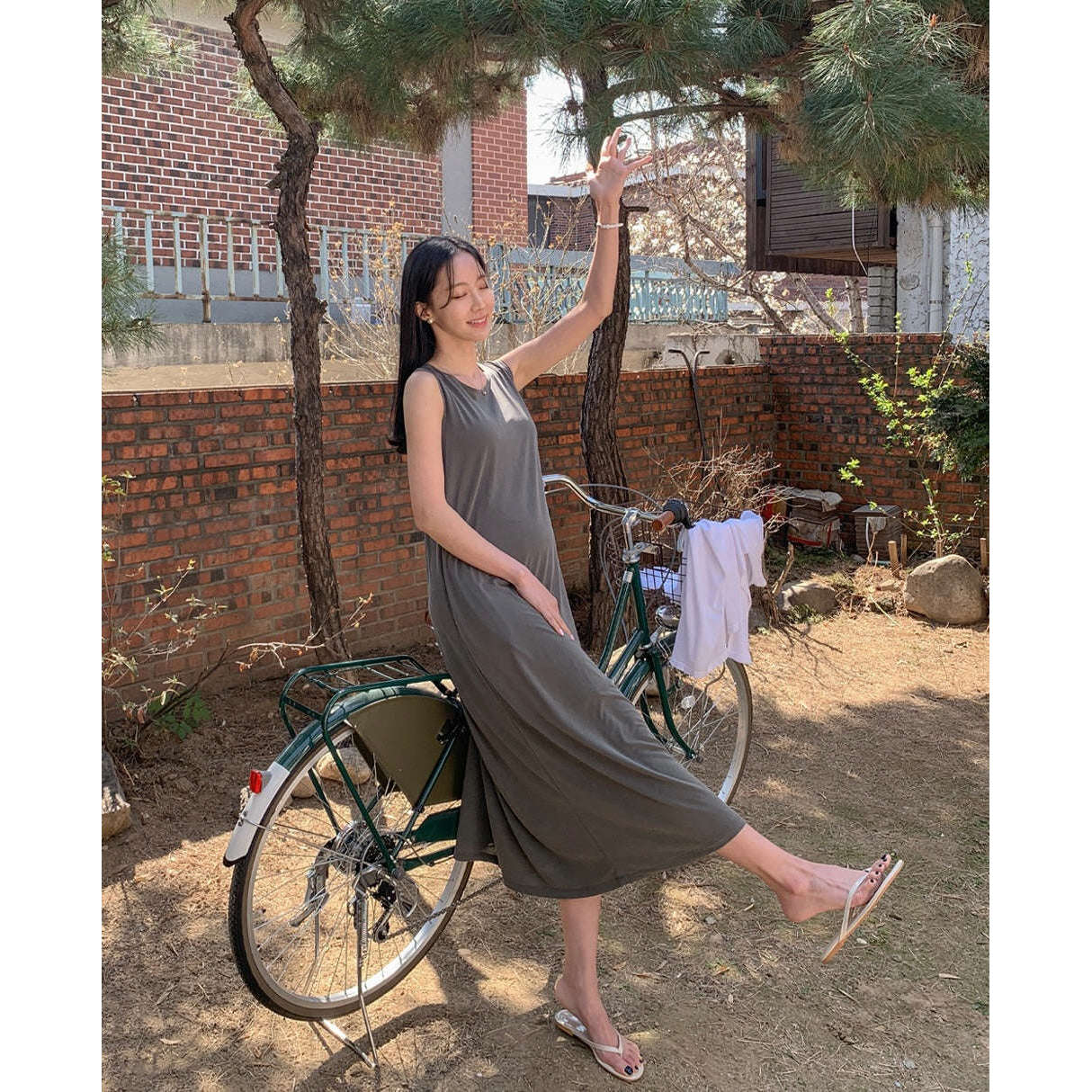 孕婦莫代爾背心連身裙