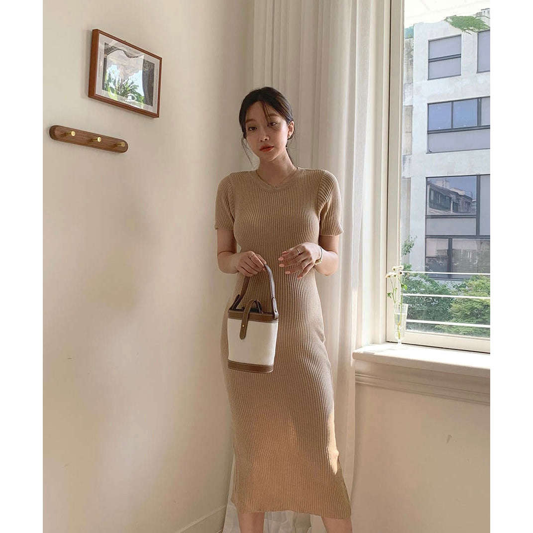 MUMMY.cc:短袖圓領後衩孕婦針織連身裙
