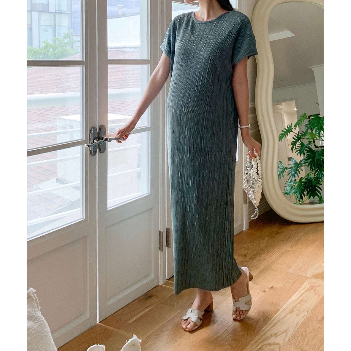 MUMMY.cc:夏季圓領彈性顯瘦褶皺連身裙