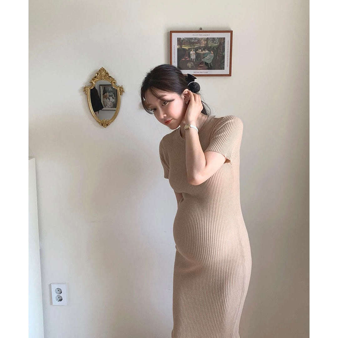 MUMMY.cc:短袖圓領後衩孕婦針織連身裙