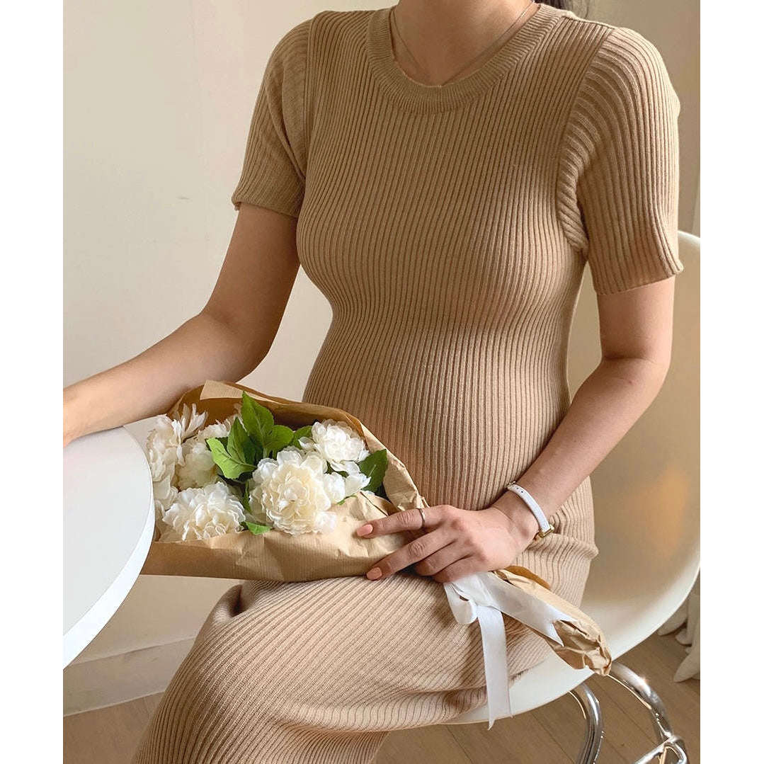 MUMMY.cc:短袖圓領後衩孕婦針織連身裙