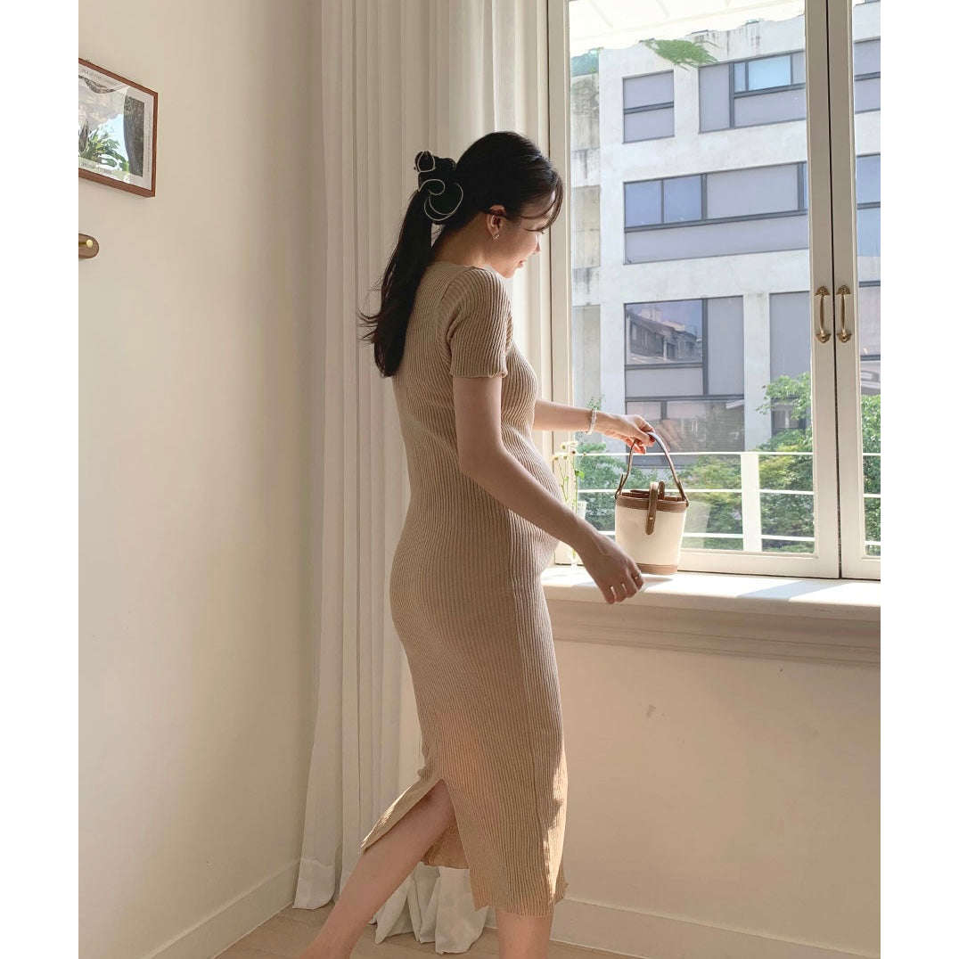MUMMY.cc:短袖圓領後衩孕婦針織連身裙