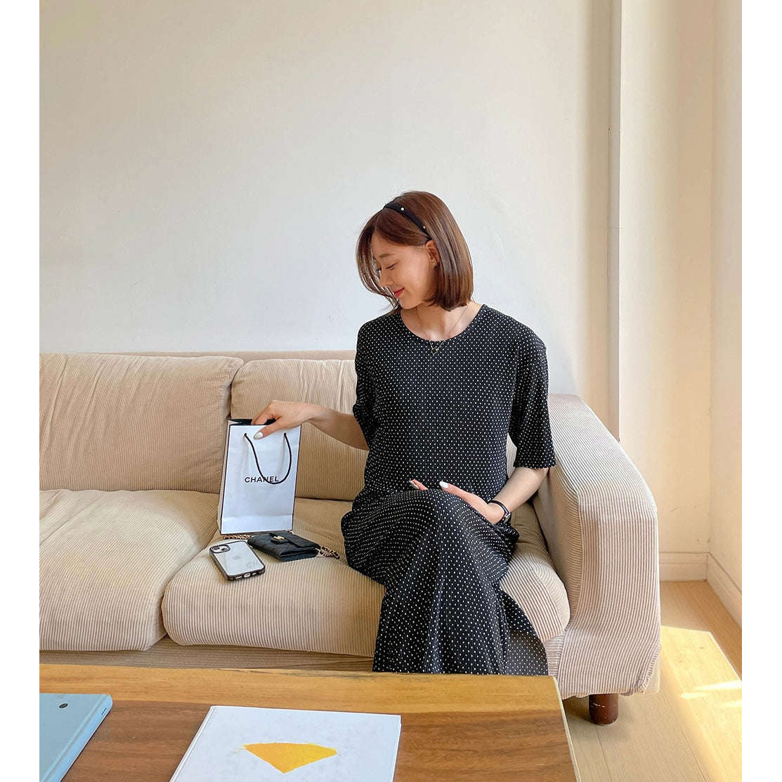 MUMMY.cc:圓領波點側開衩短袖連身裙