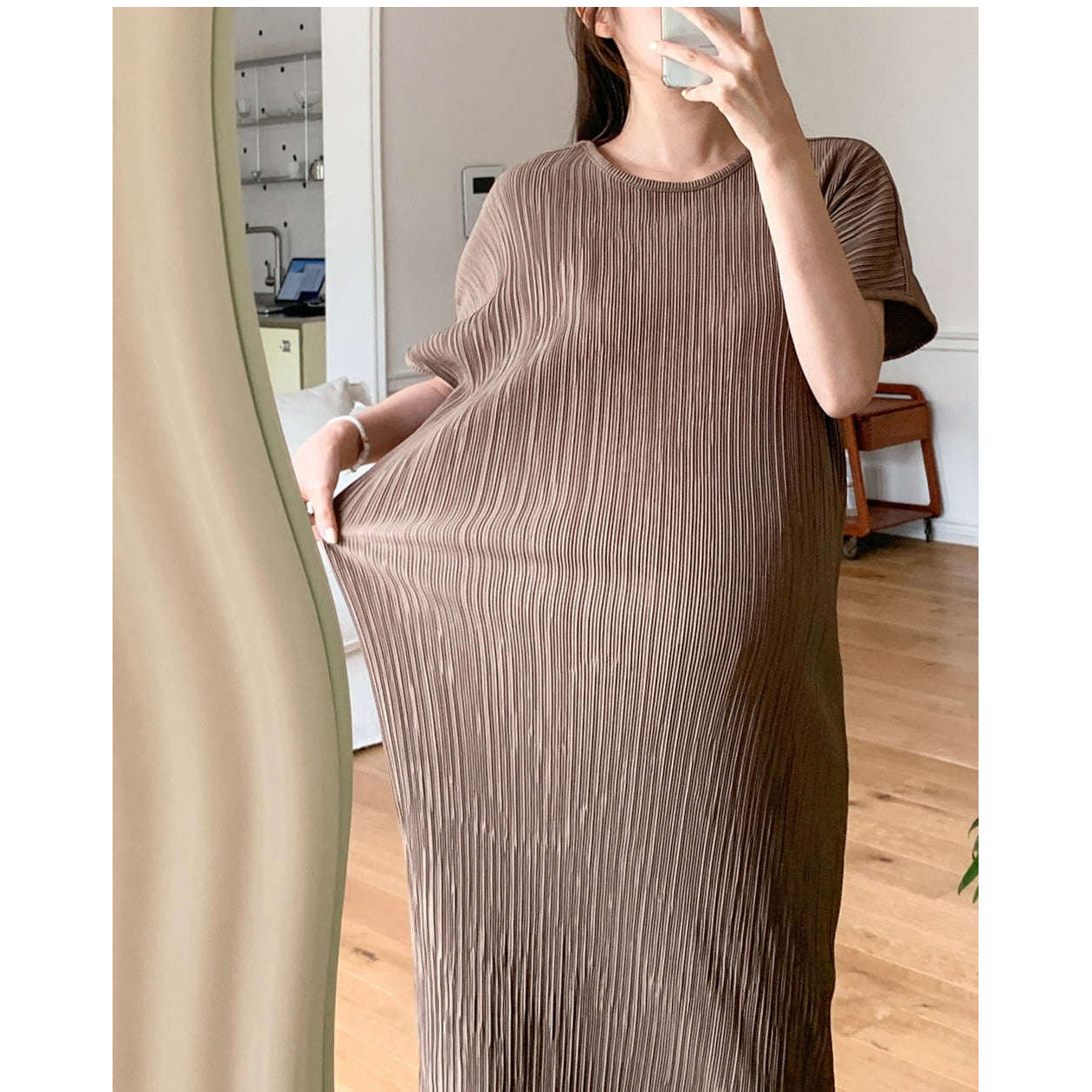 MUMMY.cc:夏季圓領彈性顯瘦褶皺連身裙