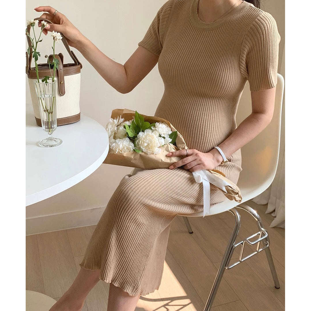 MUMMY.cc:短袖圓領後衩孕婦針織連身裙