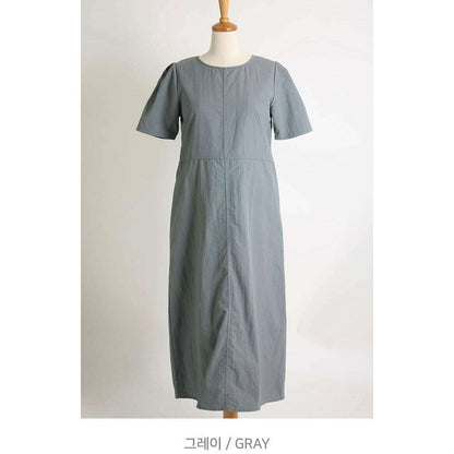 MUMMY.cc:夏季新款圓領純色連身裙