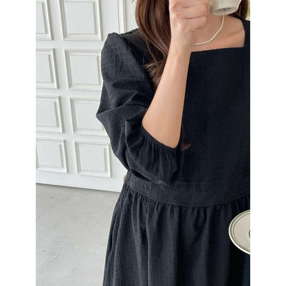 MUMMY.cc:泡袖立體褶皺連身裙