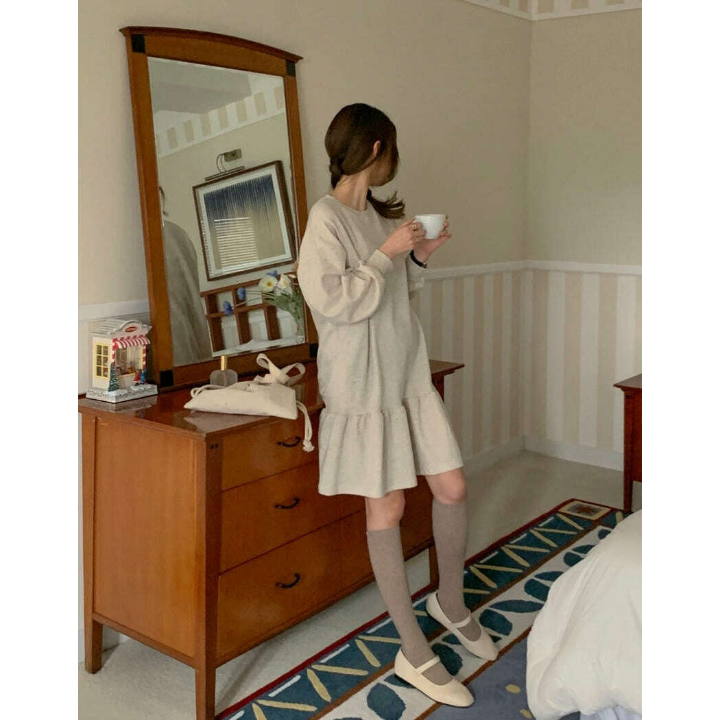 MUMMY.cc:休閒衛衣荷葉邊寬鬆連身裙