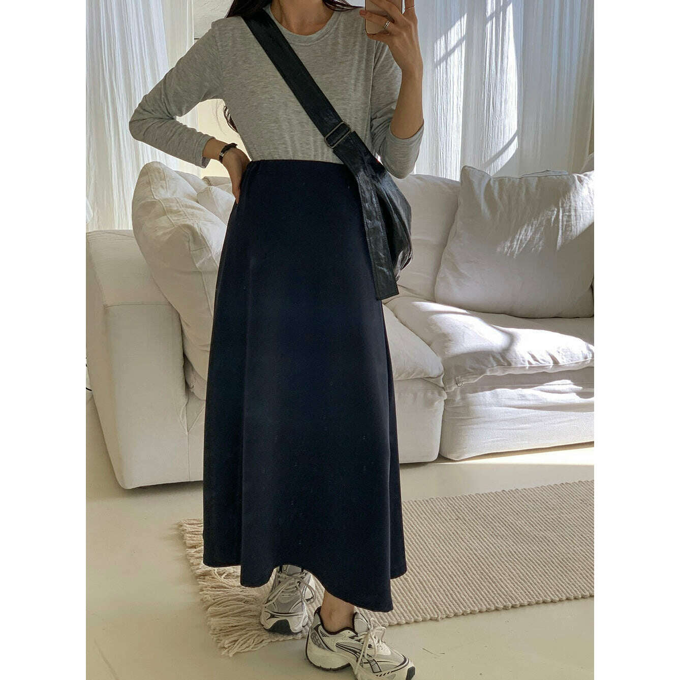 MUMMY.cc:孕婦高腰半截側開叉長裙