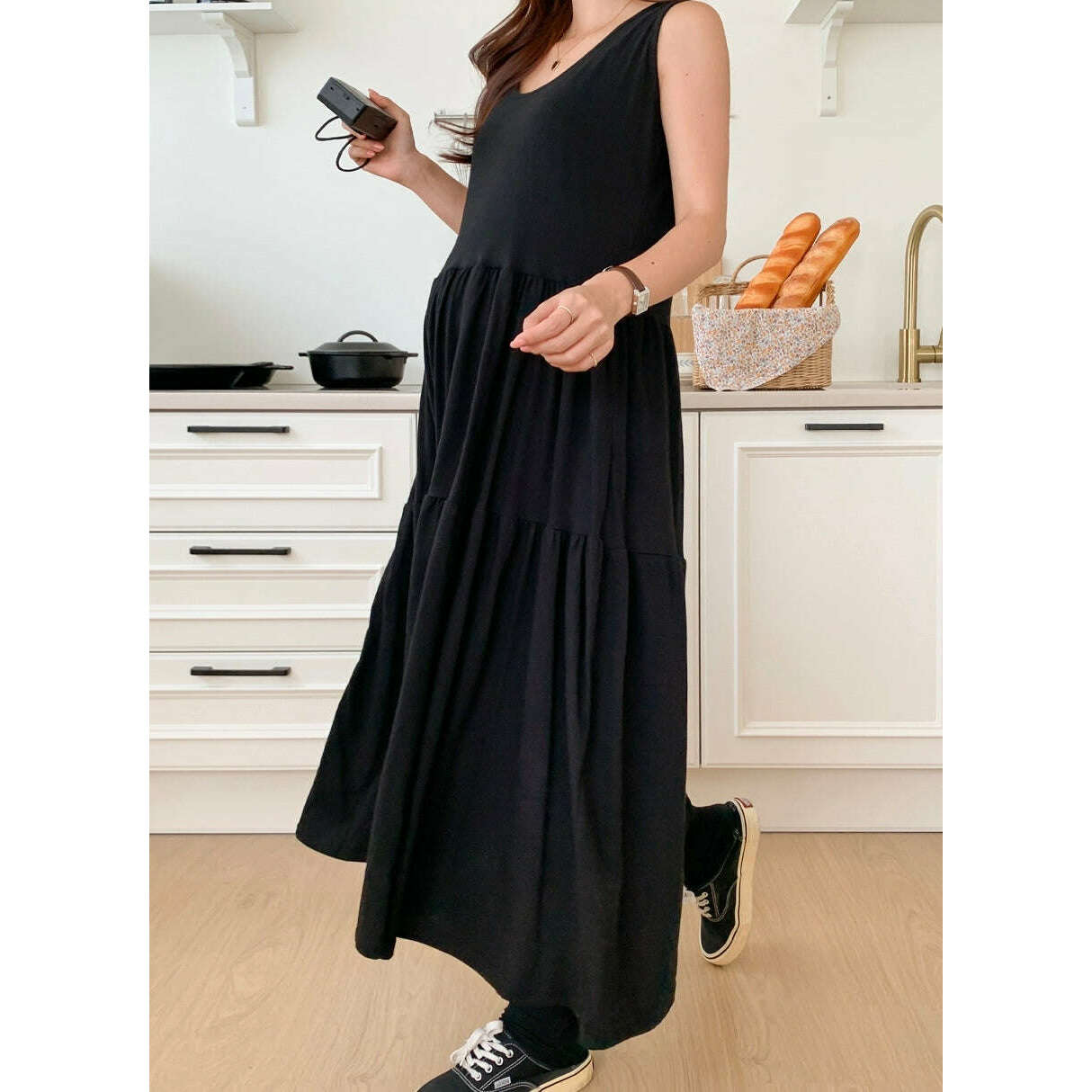 MUMMY.cc:黑色背心內搭寬鬆裙