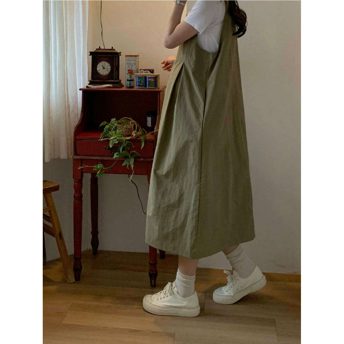 MUMMY.cc:純色吊帶背心連身裙