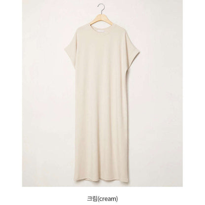 MUMMY.cc:簡約純色舒適寬鬆連身裙