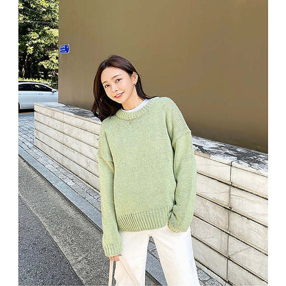 模特兒實穿綠色長裙，站於街頭側身｜孕婦棉質寬腳褲（第 14 張）