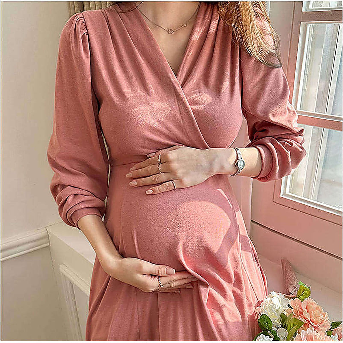 細節特寫：腰間綁結與孕肚剪裁｜包裹哺乳柔軟綁結孕婦連身裙（第 24 張）