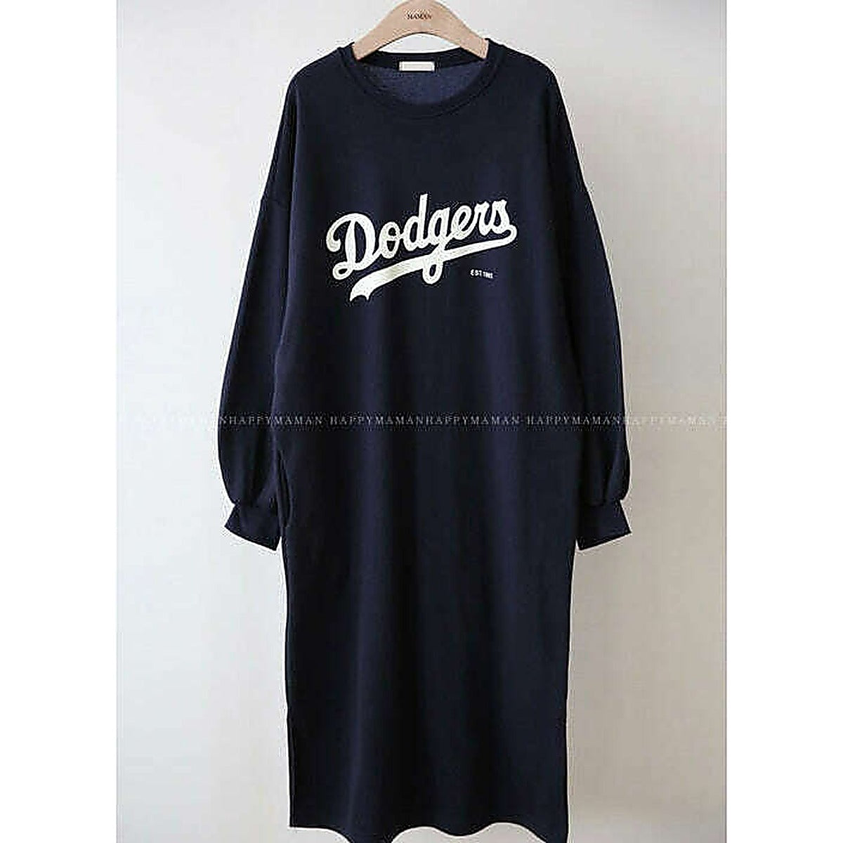 掛拍深藍色 Dodgers 連身裙，木衣架，白底｜舒適簡約燙印內絨衛衣連身裙（第 20 張）