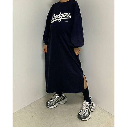 模特兒實穿白色長版 T 恤，站於鏡前配帽｜LA dodgers overfit ops（第 25 張）