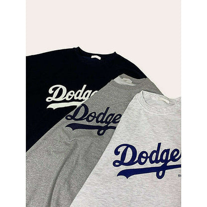 模特兒實穿白色長版 T 恤，站於鏡前配帽｜LA dodgers overfit ops（第 29 張）