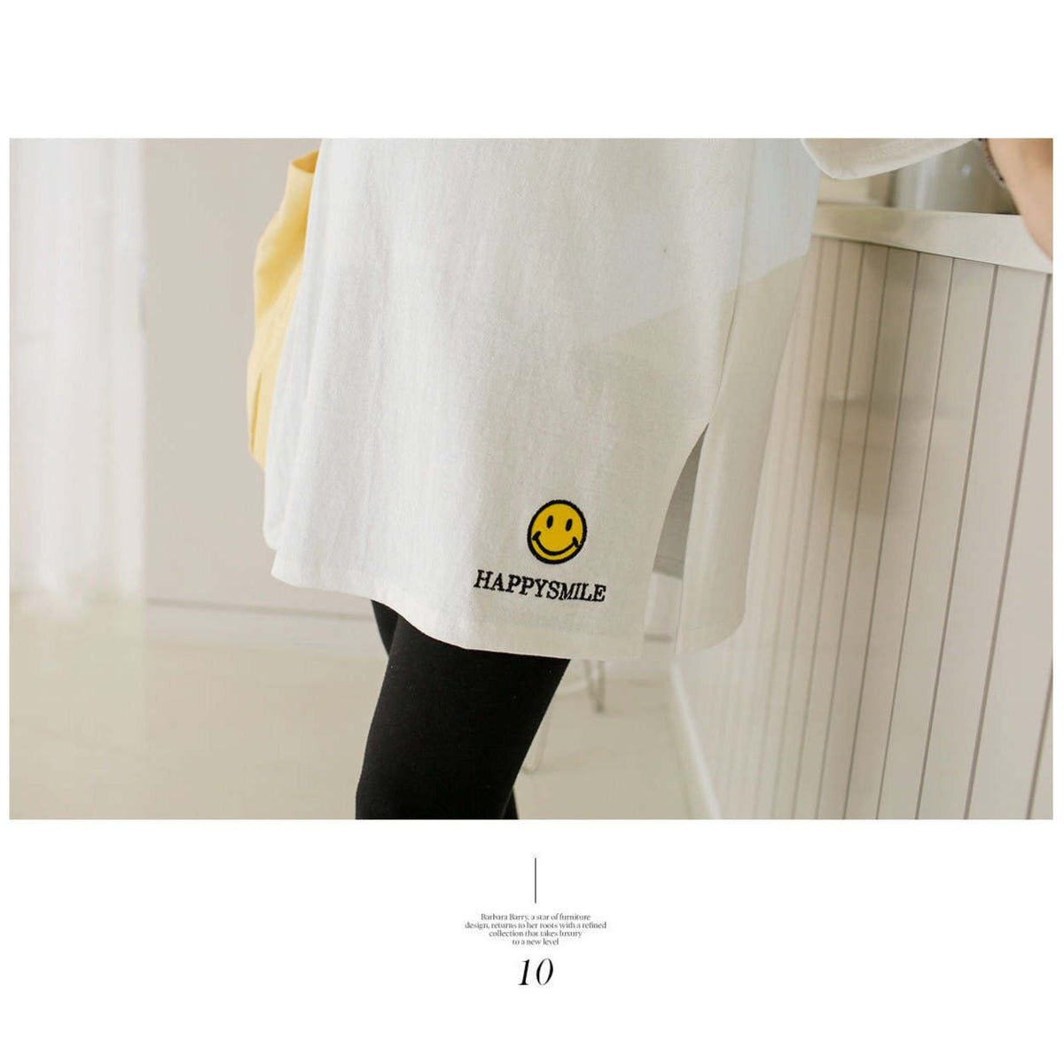 掛拍白底：米白色短袖上衣（附 WARDROBE BASIC 文字）｜微笑刺繡圖案7分袖寬鬆長Tee（第 10 張）